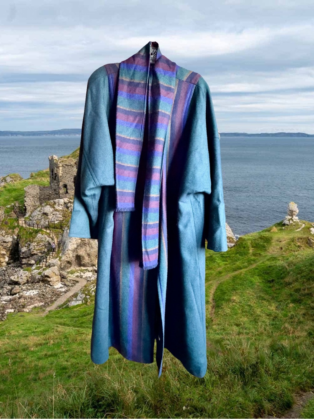 Avoca Collection Irish Wool Long Cape Coat w/Attached Scarf Size Petite.
